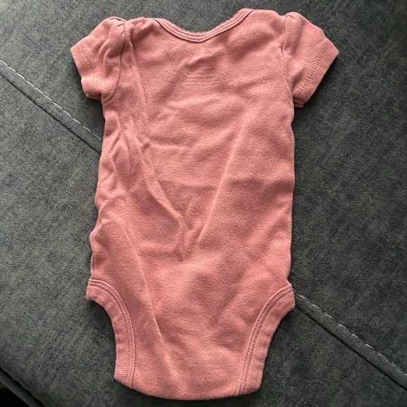 Carter’s Apple Newborn bodysuits and pants - Picture 10 of 14